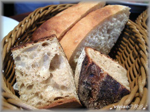 ル・シュクレクールのパン.jpg