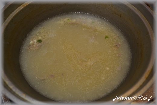 白濁色に変わったスープ.jpg